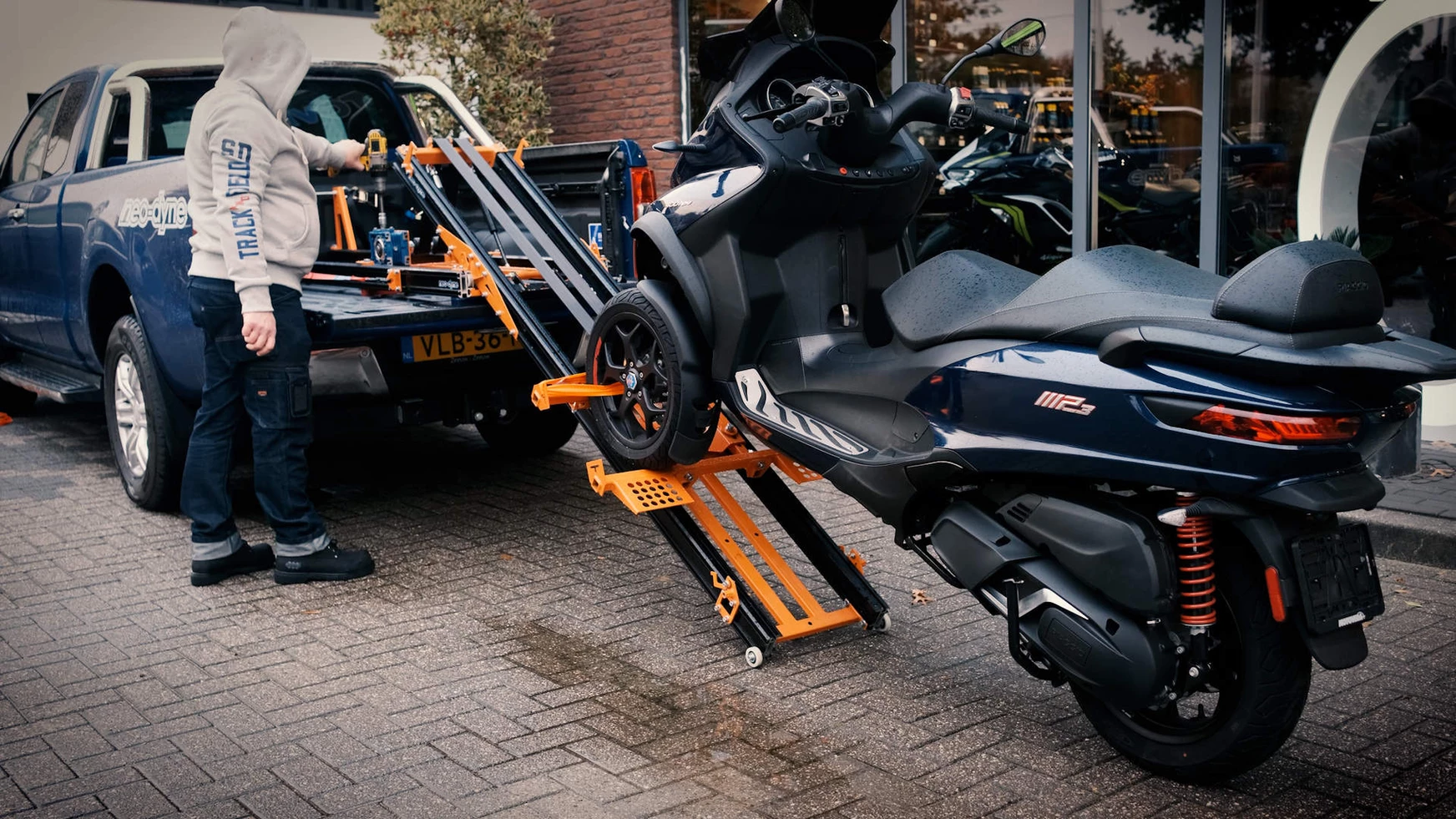 jukbeen Is aan het huilen zuur De ideale oprijplaat voor uw scooter - Almach Lisse